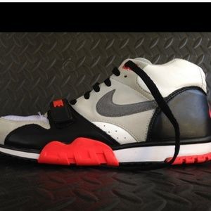 nike air trainer 1 infrared
